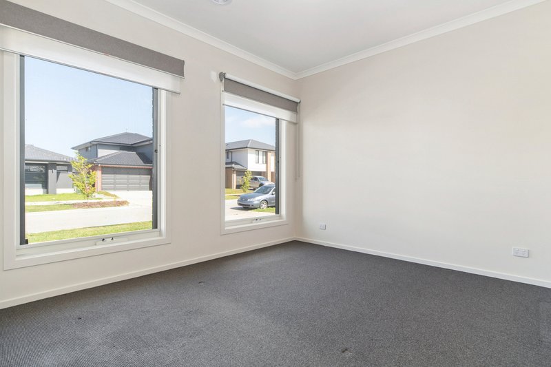 Photo - 42 Viola Circuit, Clyde VIC 3978 - Image 7