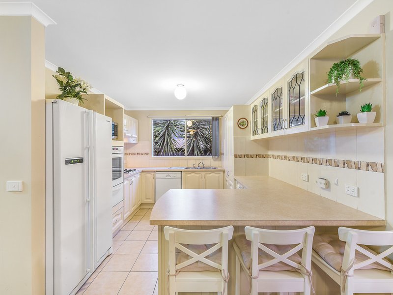 Photo - 42 Von Nida Drive, Cranbourne North VIC 3977 - Image 2