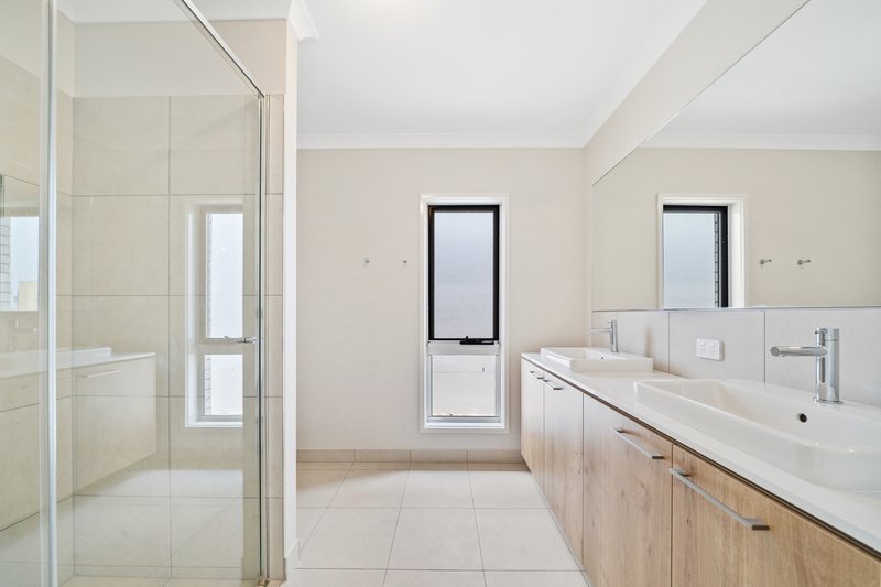 Photo - 42 Walker Avenue, Belivah QLD 4207 - Image 3