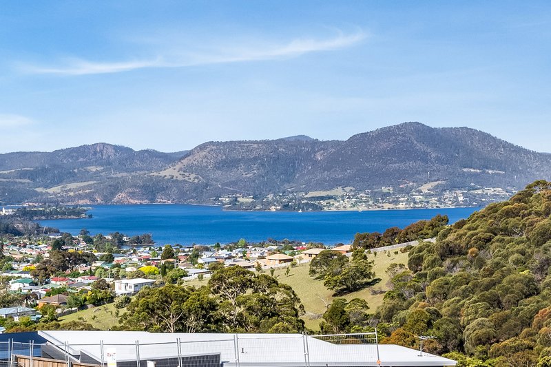 42 Wallcrest Road, Berriedale TAS 7011