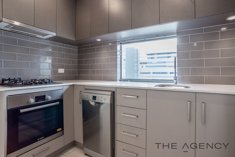 Photo - 4/2 Walter Road West , Inglewood WA 6052 - Image 1