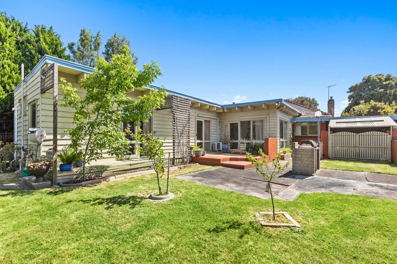 Photo - 42 Warren Road, Mordialloc VIC 3195 - Image 4