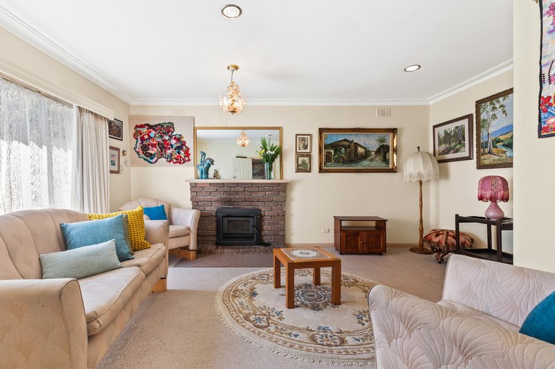 Photo - 42 Warren Road, Mordialloc VIC 3195 - Image 6