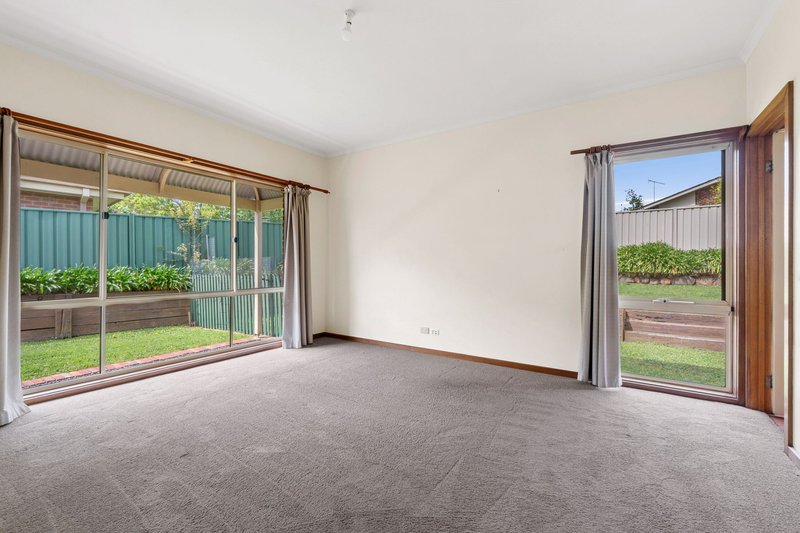 Photo - 42 Warren Street, Kyneton VIC 3444 - Image 6
