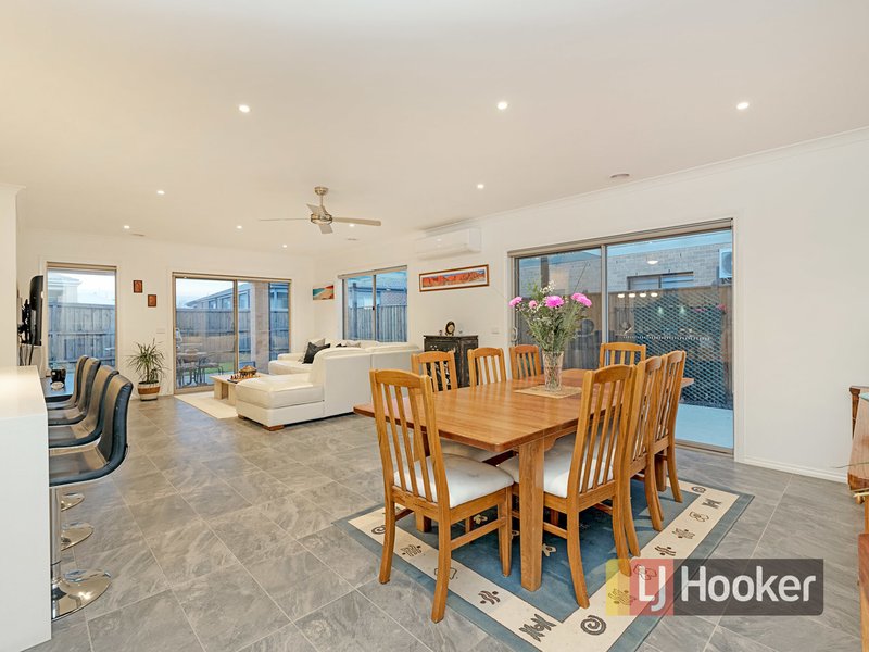 Photo - 42 Waterways Drive, Cranbourne North VIC 3977 - Image 3