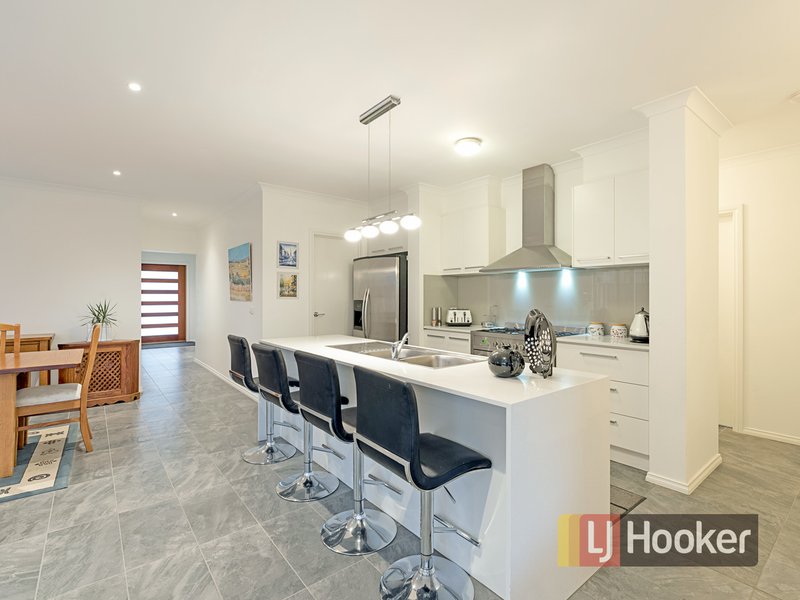 Photo - 42 Waterways Drive, Cranbourne North VIC 3977 - Image 4