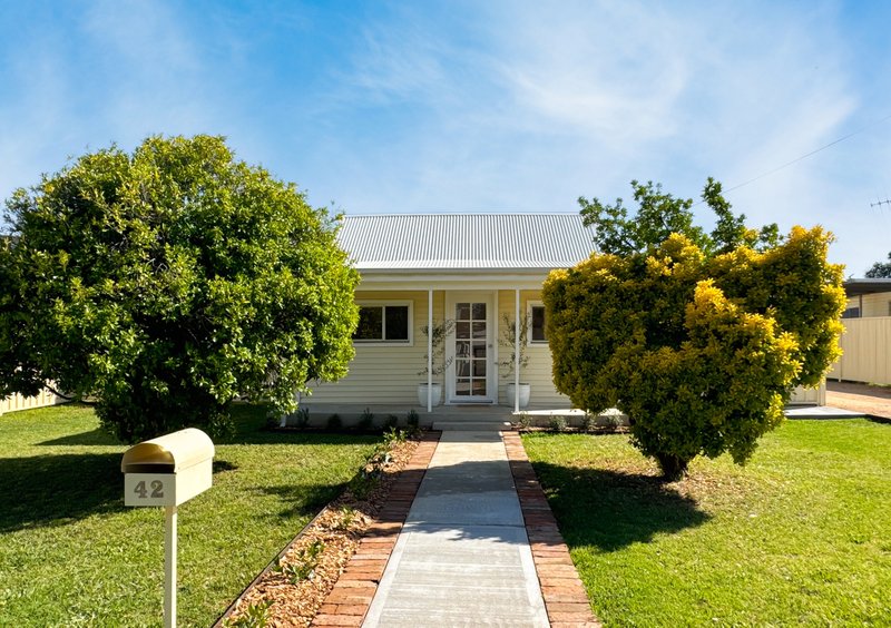 42 Webb Street, Parkes NSW 2870