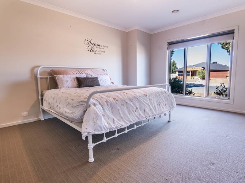 Photo - 42 Wendouree Drive, Kialla VIC 3631 - Image 4