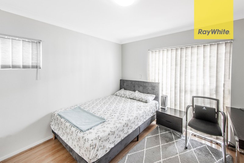 Photo - 4/2 Wentworth Avenue, Toongabbie NSW 2146 - Image 3