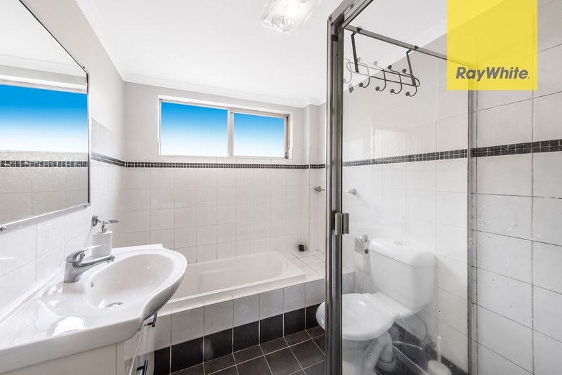 Photo - 4/2 Wentworth Avenue, Toongabbie NSW 2146 - Image 5