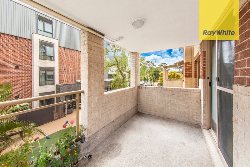 Photo - 4/2 Wentworth Avenue, Toongabbie NSW 2146 - Image 6