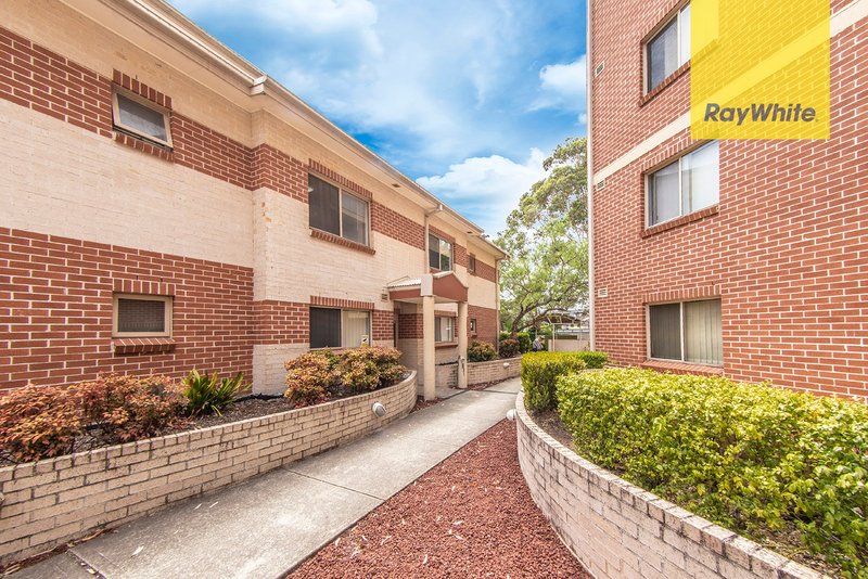 Photo - 4/2 Wentworth Avenue, Toongabbie NSW 2146 - Image 7