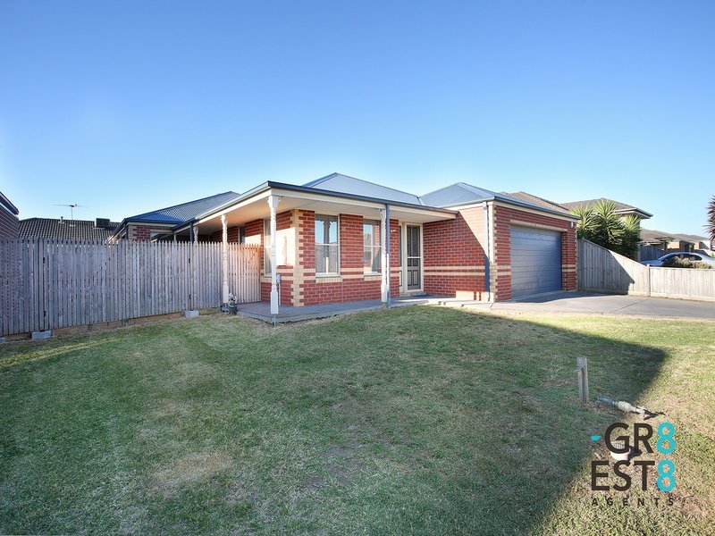 Photo - 42 Westmoreland Avenue, Cranbourne North VIC 3977 - Image 2