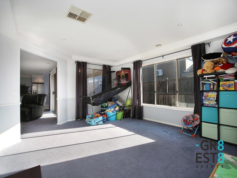 Photo - 42 Westmoreland Avenue, Cranbourne North VIC 3977 - Image 8