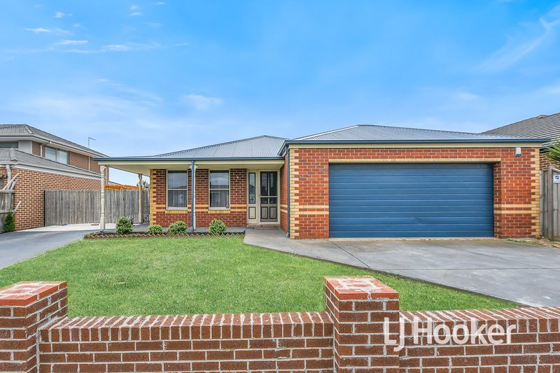 42 Westmoreland Avenue, Cranbourne North VIC 3977