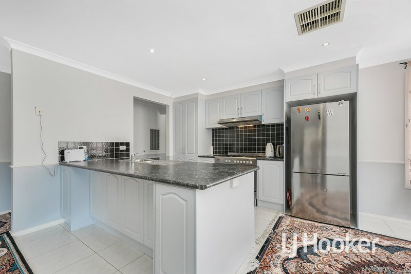 Photo - 42 Westmoreland Avenue, Cranbourne North VIC 3977 - Image 6