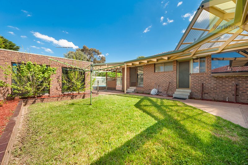 Photo - 42 Whitley Crescent, Craigieburn VIC 3064 - Image 10