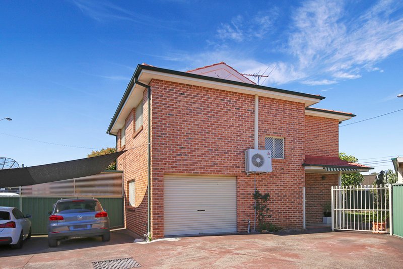 4/2 Wilbur Street, Greenacre NSW 2190