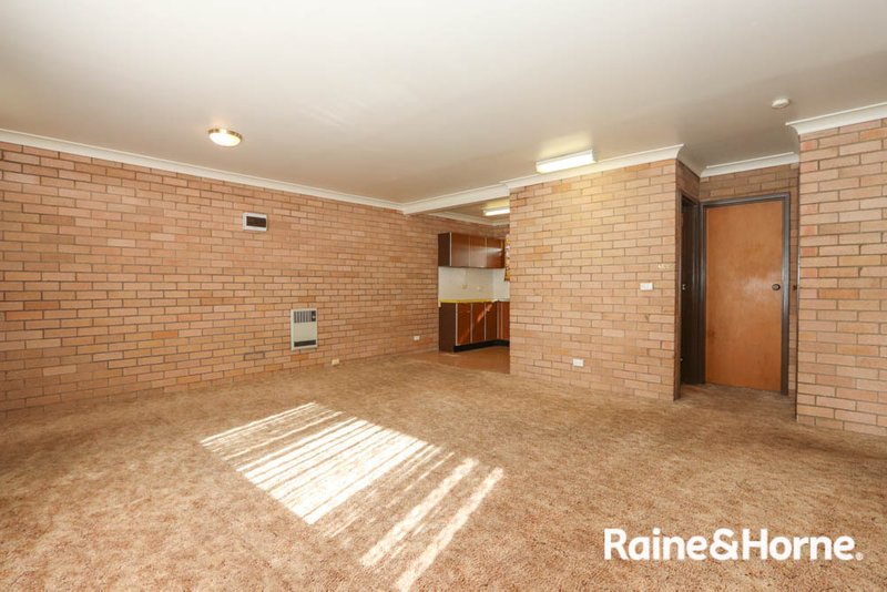 Photo - 4/2 William Street, Bathurst NSW 2795 - Image 5