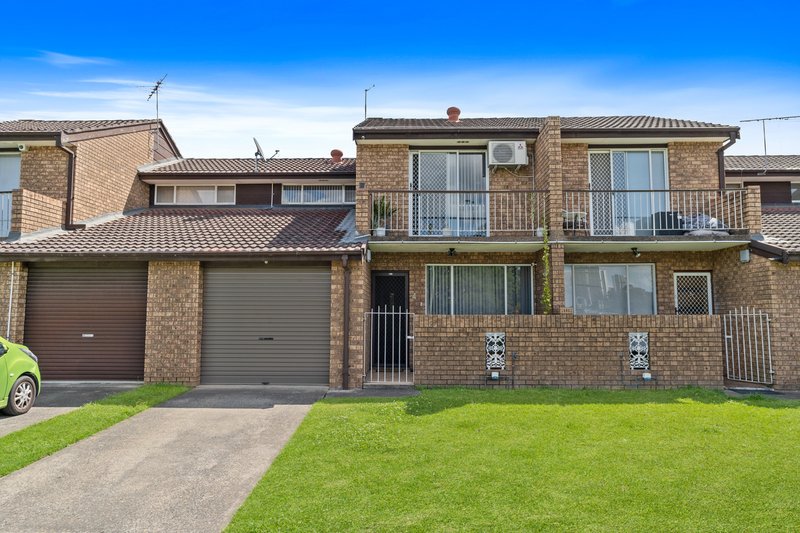 Photo - 4/2 William Street, Lurnea NSW 2170 - Image 1