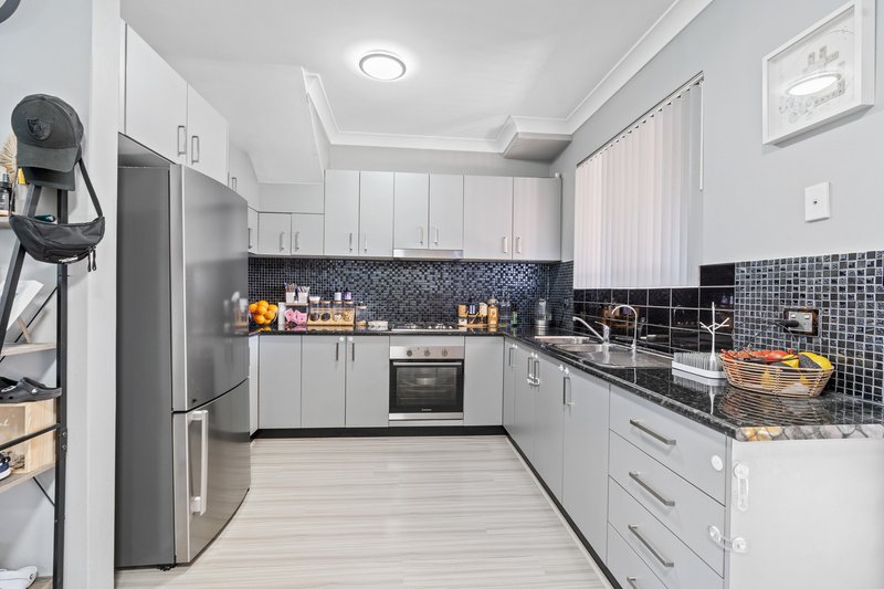 Photo - 4/2 William Street, Lurnea NSW 2170 - Image 2