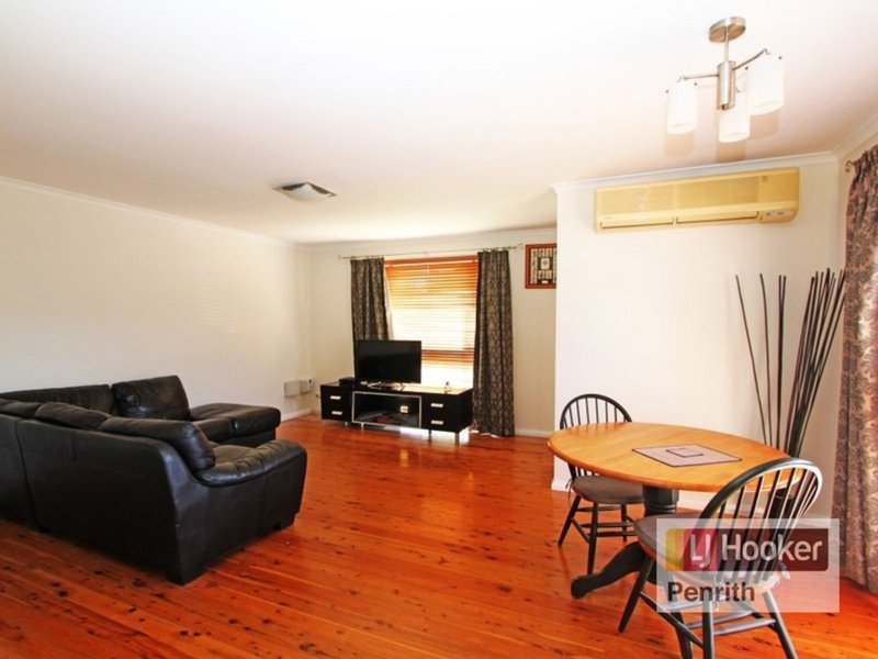 Photo - 42 Willoring Cres , Jamisontown NSW 2750 - Image 2