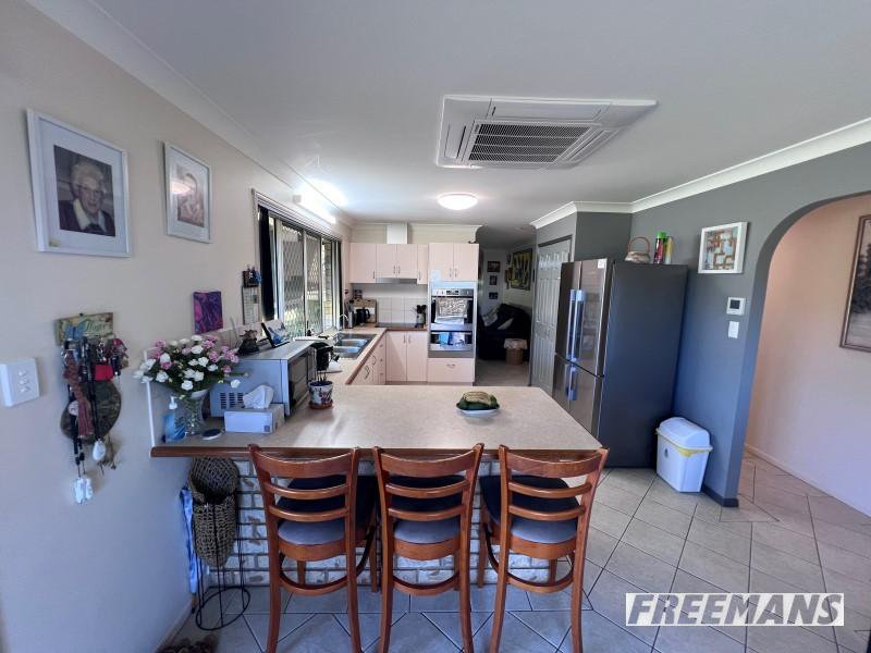 Photo - 42 Windsor Circle, Kingaroy QLD 4610 - Image 6