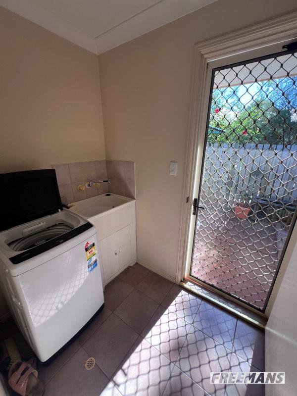 Photo - 42 Windsor Circle, Kingaroy QLD 4610 - Image 26