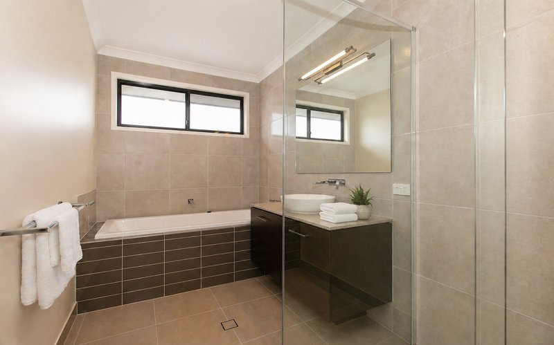 Photo - 42 Windsor Drive, Upper Kedron QLD 4055 - Image 9