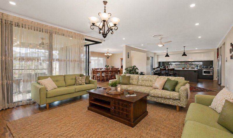 Photo - 42 Windsor Drive, Upper Kedron QLD 4055 - Image 10