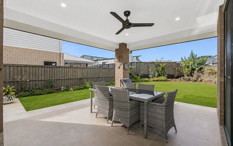 Photo - 42 Windsor Drive, Upper Kedron QLD 4055 - Image 11