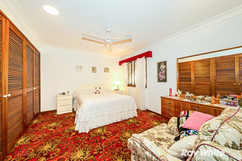 Photo - 42 Winnett Street, Woorim QLD 4507 - Image 9