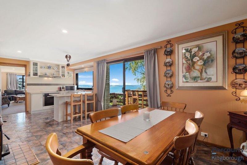 Photo - 42 Woodlands Drive, Blackmans Bay TAS 7052 - Image 6