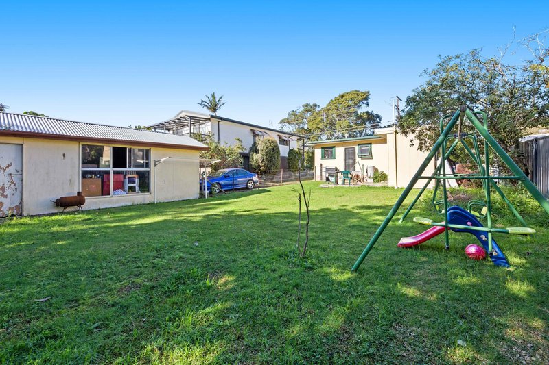 Photo - 42 Yugura Street, Malua Bay NSW 2536 - Image 12