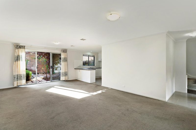 Photo - 420 Antill Street, Watson ACT 2602 - Image 2