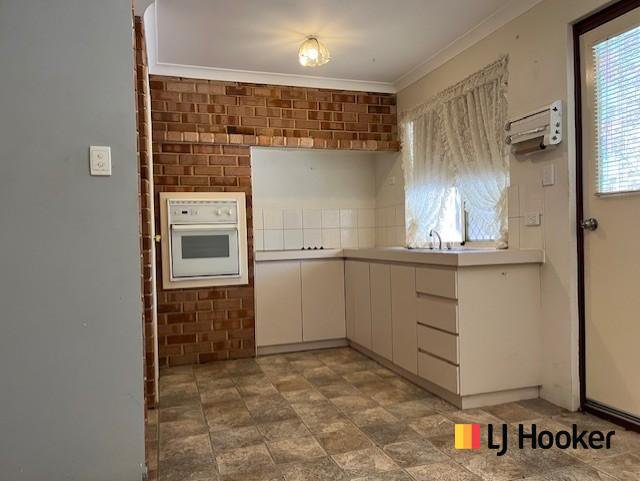 Photo - 4/20 Hosken Road, Gosnells WA 6110 - Image 4