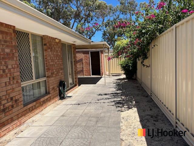 Photo - 4/20 Hosken Road, Gosnells WA 6110 - Image 12