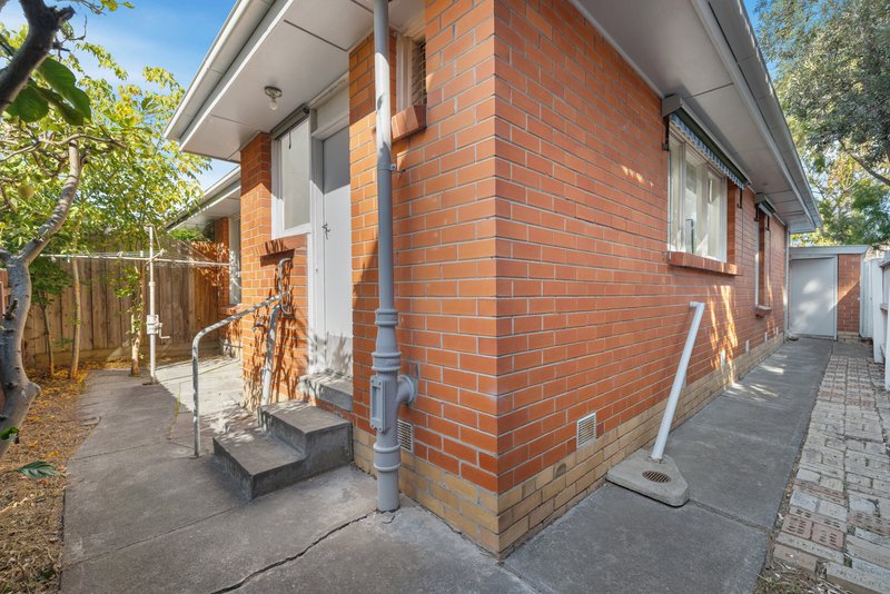 Photo - 4/20 Kokaribb Road, Carnegie VIC 3163 - Image 9