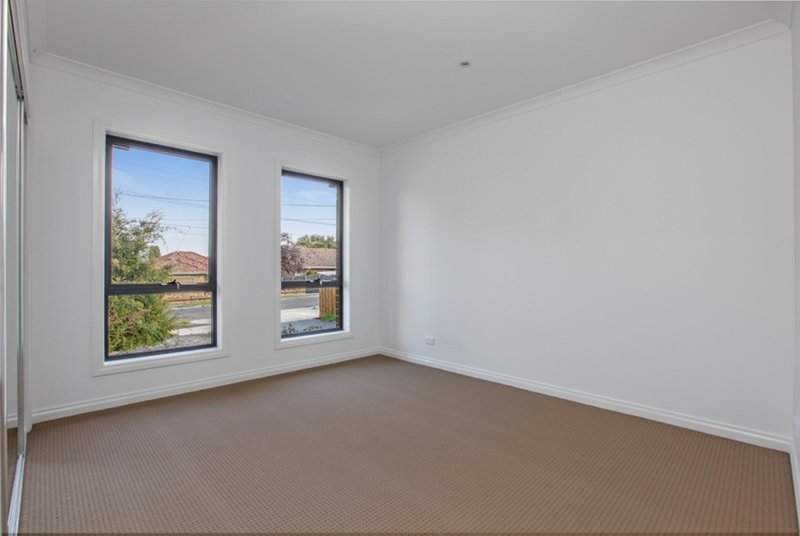 Photo - 4/20 Purinuan Road, Reservoir VIC 3073 - Image 3