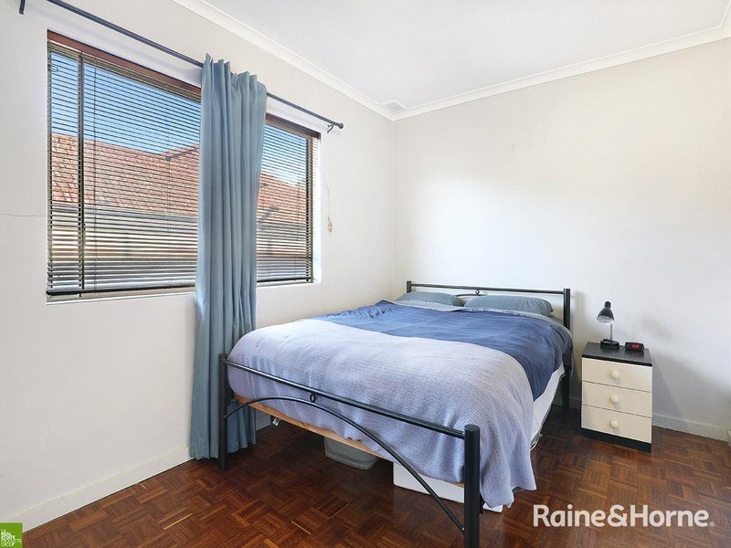 Photo - 4/20 Seddon Street, Figtree NSW 2525 - Image 5