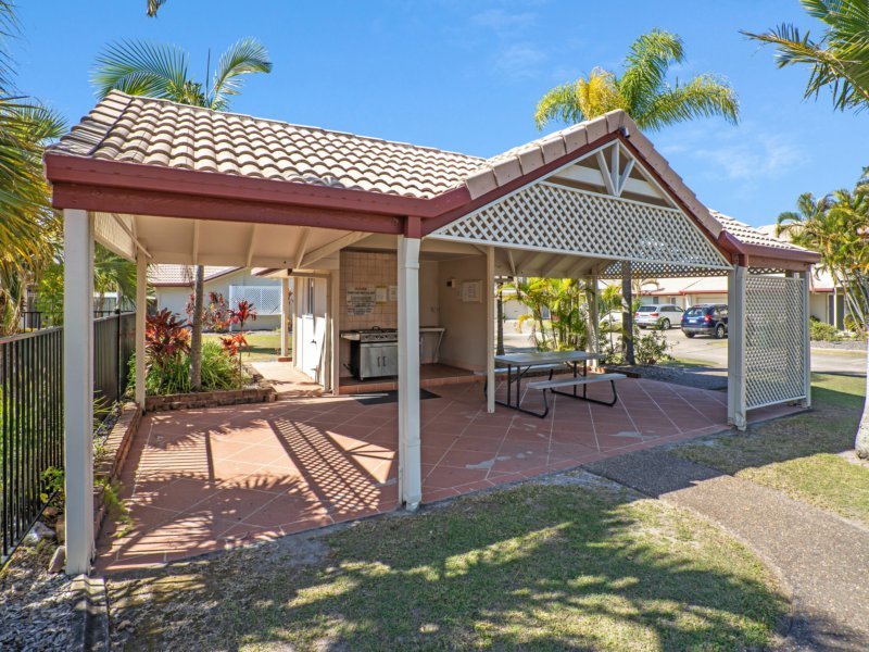 Photo - 4/20 St Kevins Avenue, Benowa QLD 4217 - Image 9