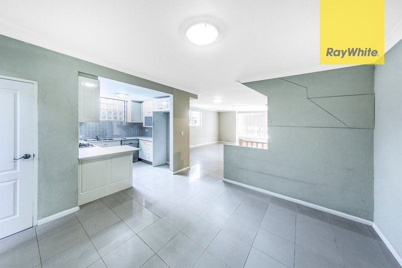 Photo - 4/20 Weston Street, Rosehill NSW 2142 - Image 1