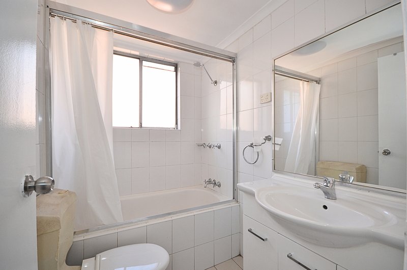 Photo - 4/20 Wigram Street, Harris Park NSW 2150 - Image 6