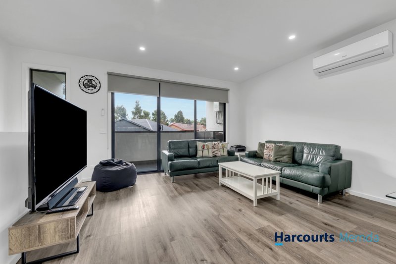 Photo - 4/200 Gordons Road, South Morang VIC 3752 - Image 6