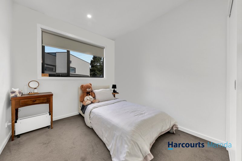 Photo - 4/200 Gordons Road, South Morang VIC 3752 - Image 7