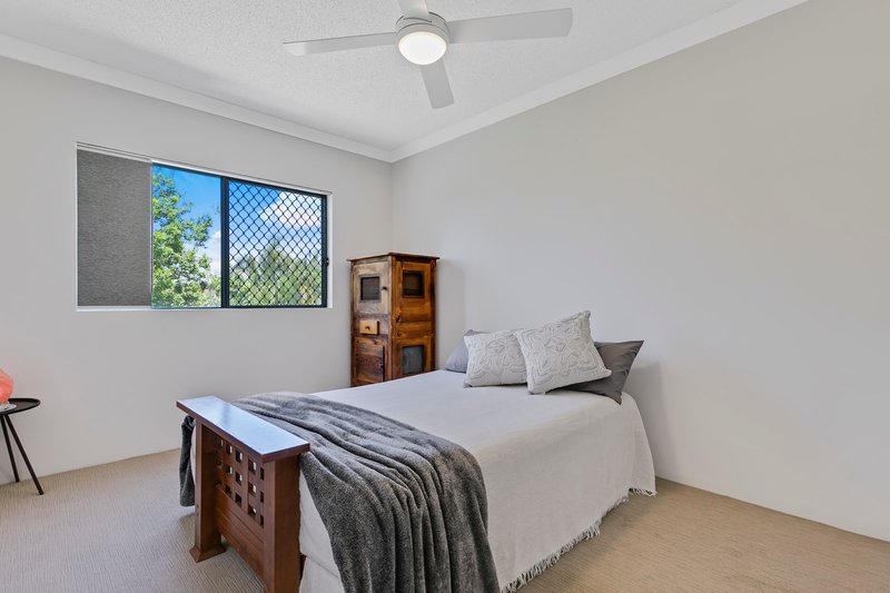 Photo - 4/201-203 Bradman Avenue, Maroochydore QLD 4558 - Image 11