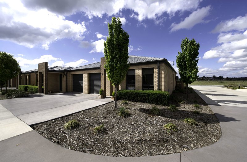 Photo - 4/204 Macfarlane Burnet Avenue, Macgregor ACT 2615 - Image 16