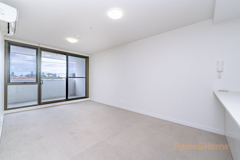 Photo - 4204/189 Weston Street, Brunswick East VIC 3057 - Image 4
