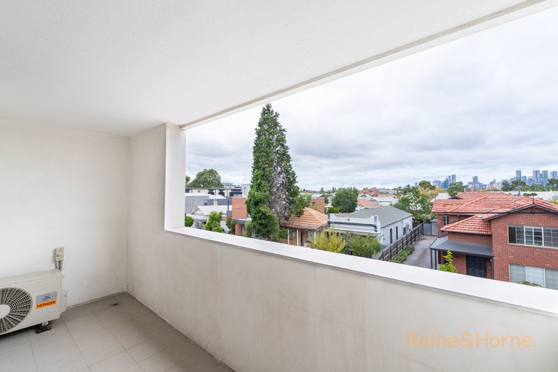 Photo - 4204/189 Weston Street, Brunswick East VIC 3057 - Image 10