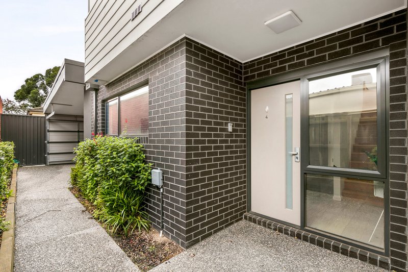 Photo - 4/206 Gaffney Street, Pascoe Vale VIC 3044 - Image 2